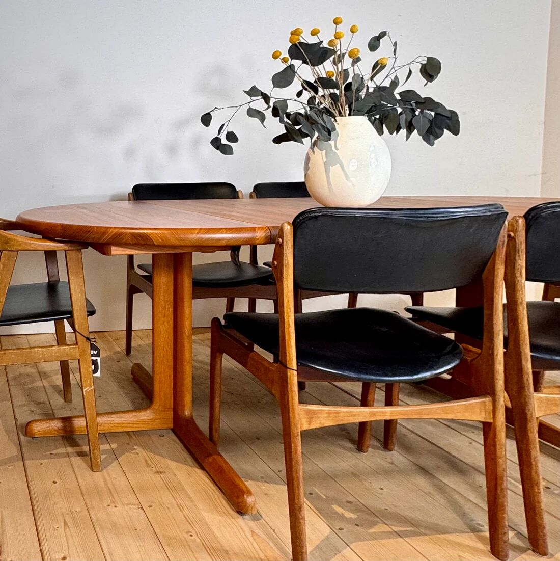 Table à manger ronde extensible en teck, années 1960