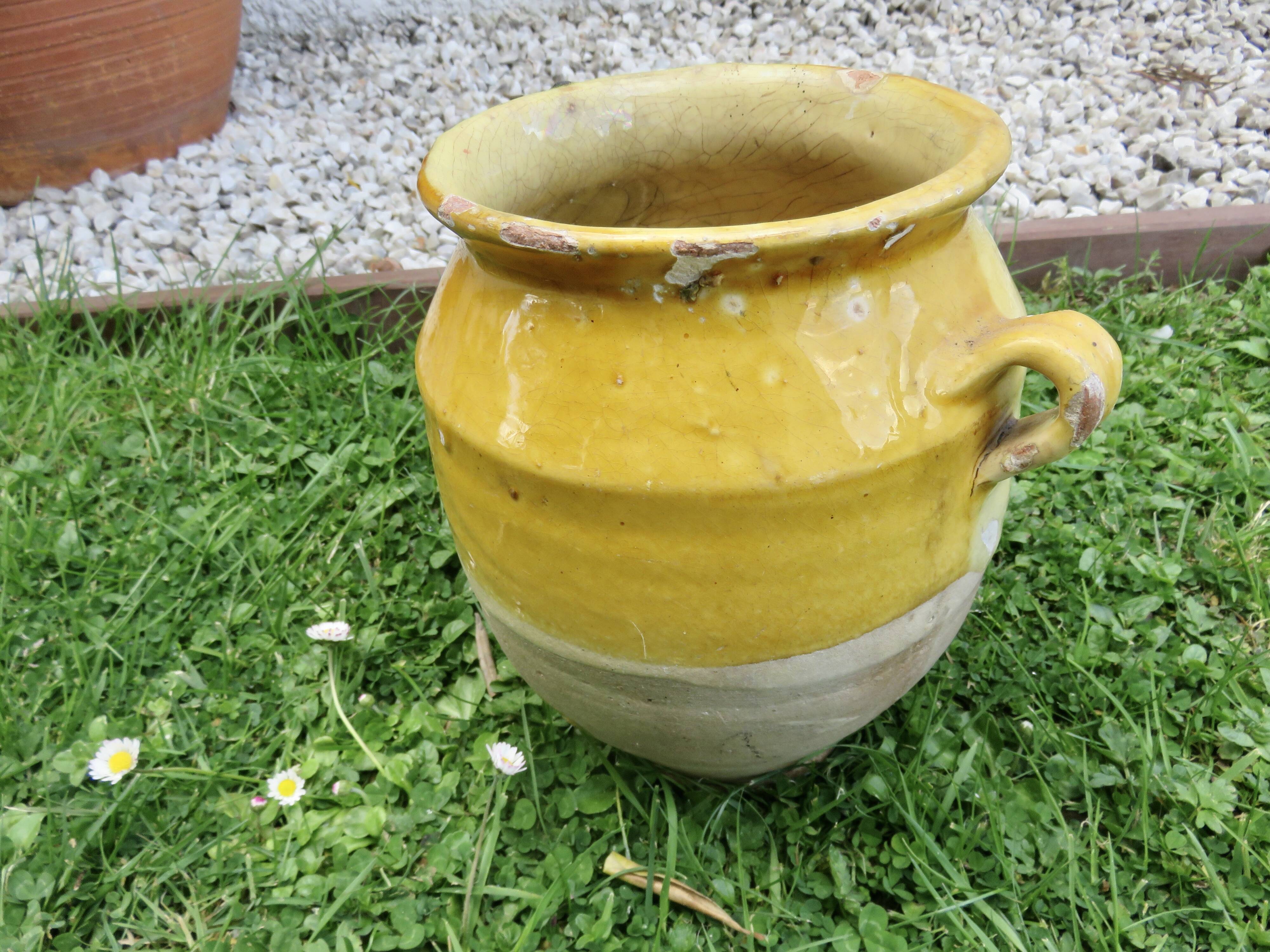 Glazed yellow terracotta jar, south-west of France.