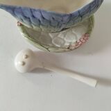 Saucière en barbotine fleurie Faianças Germano Portugal avec cuillère