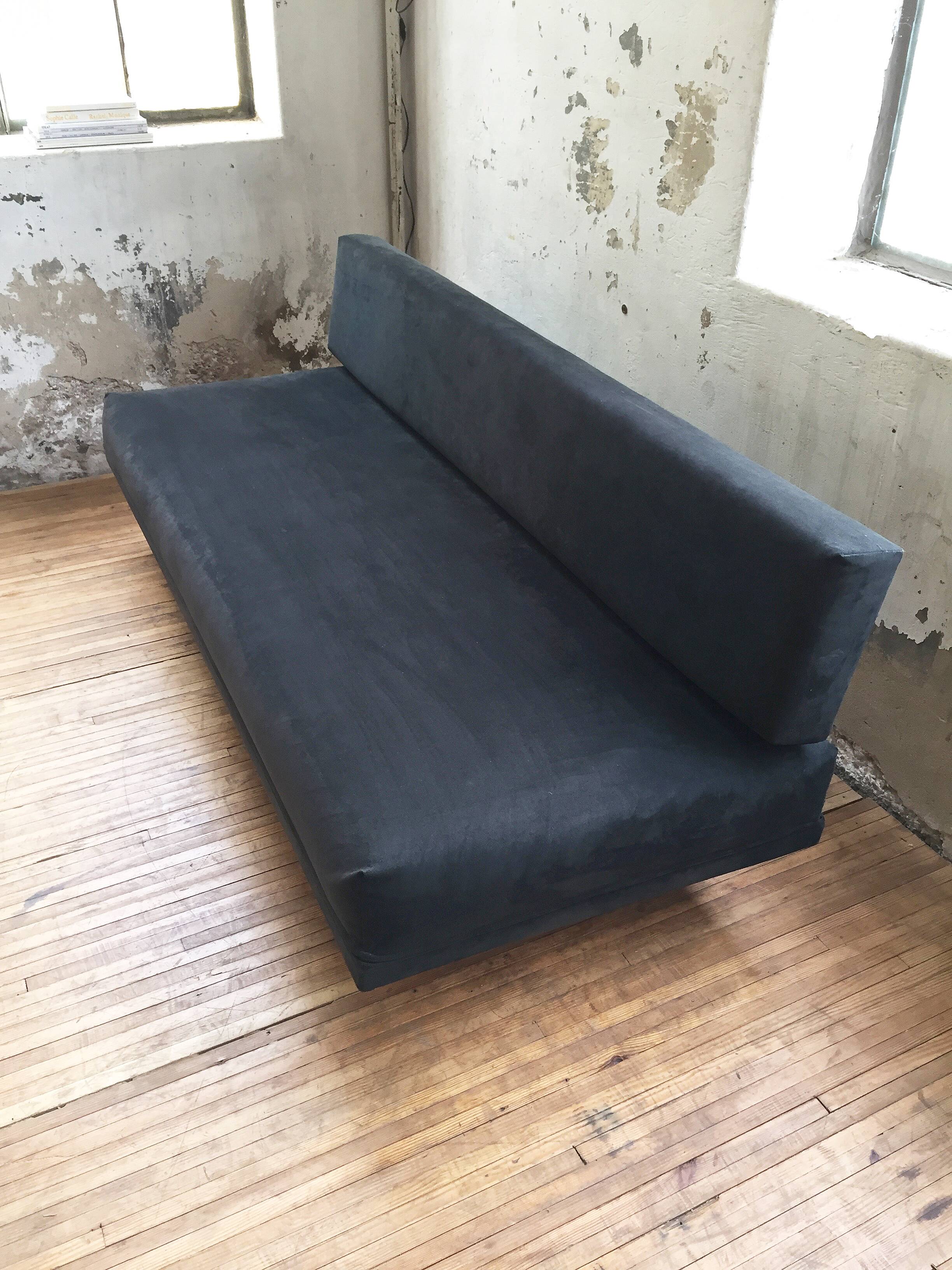 André Simard bench sofa for Airborne