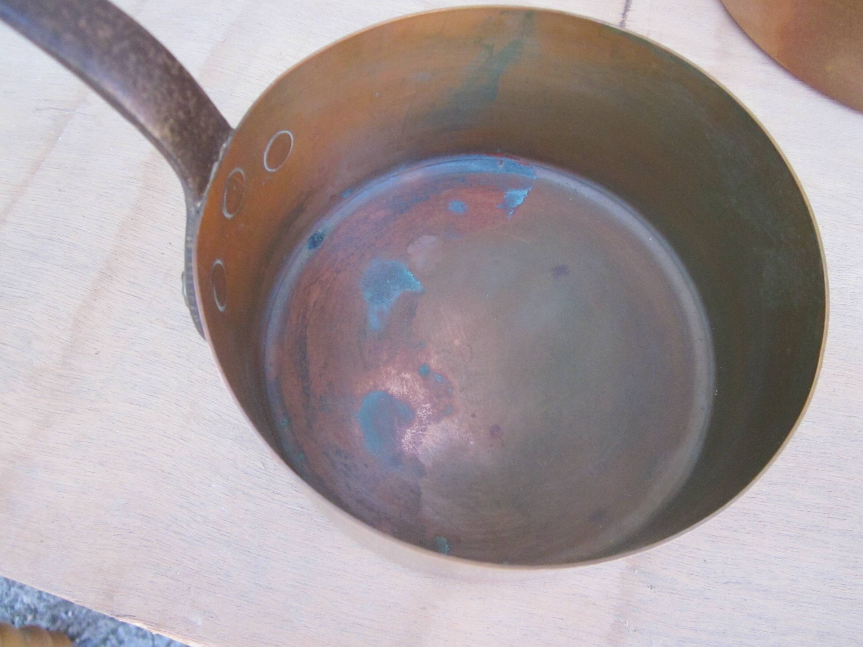 Set of 5 copper saucepans
