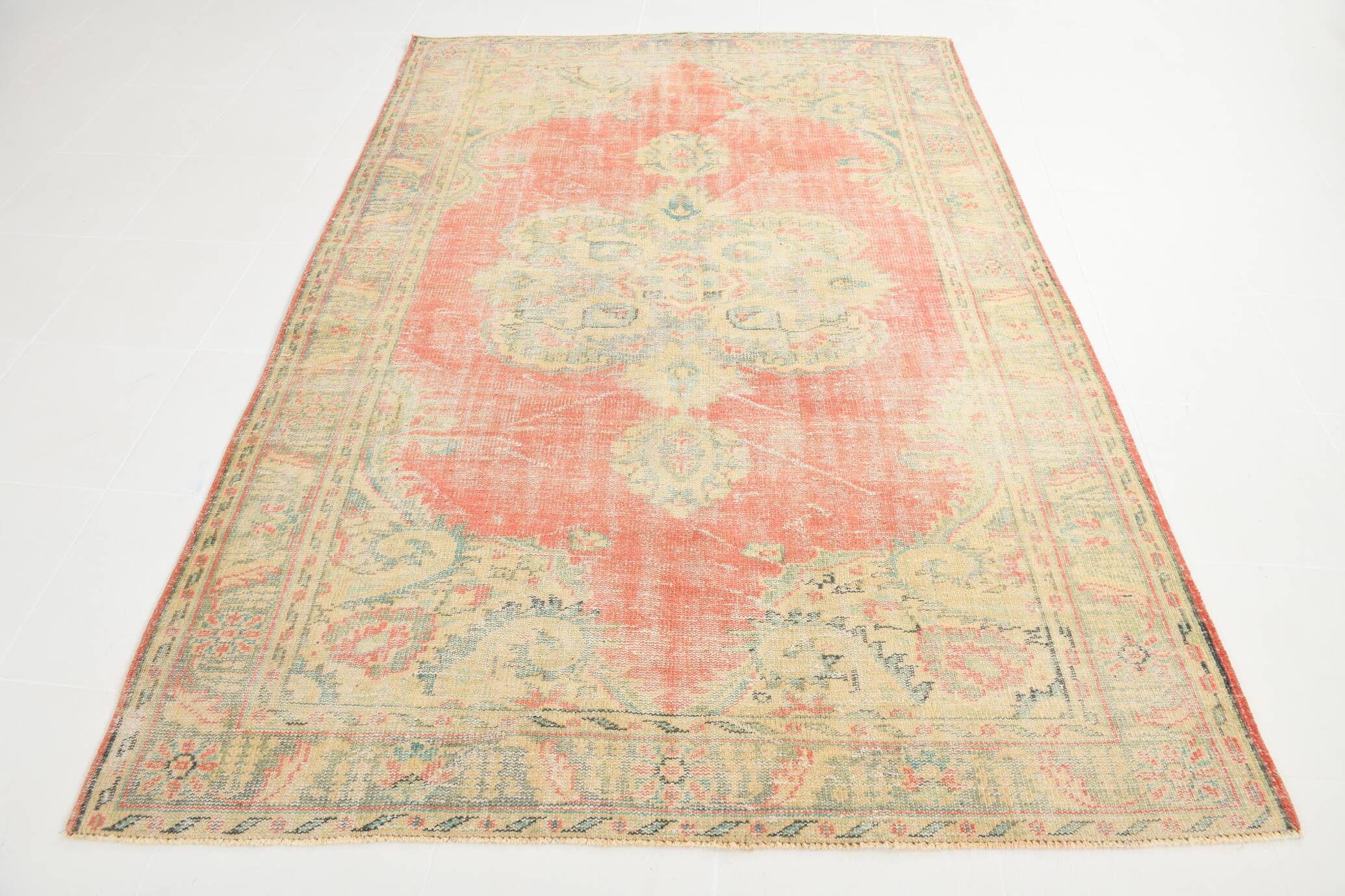 6x9 Soft Beige & Red Geometric Vintage Rug, 181x260 Cm