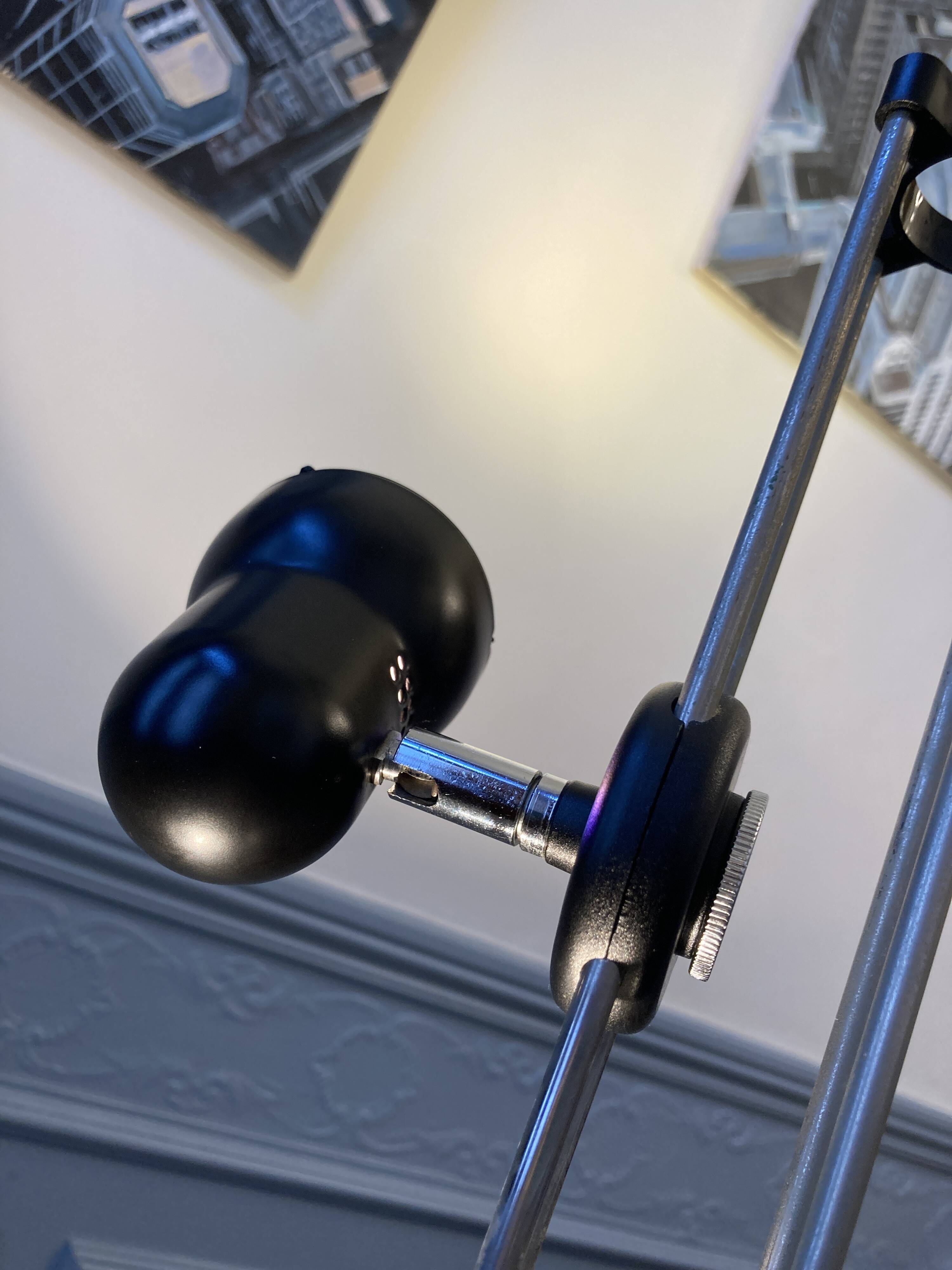 Adjustable and orientable light column 1980 for massive.