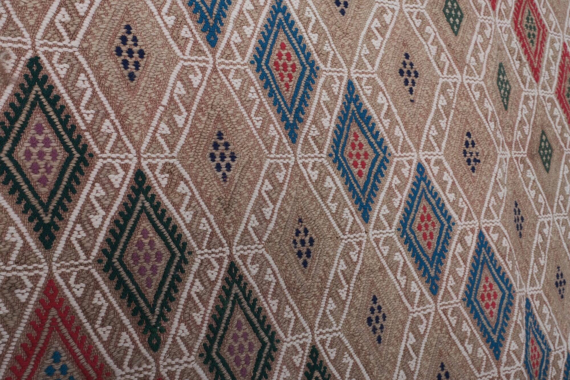 Vintage Turkish kilim, handwoven, 152x212 cm.