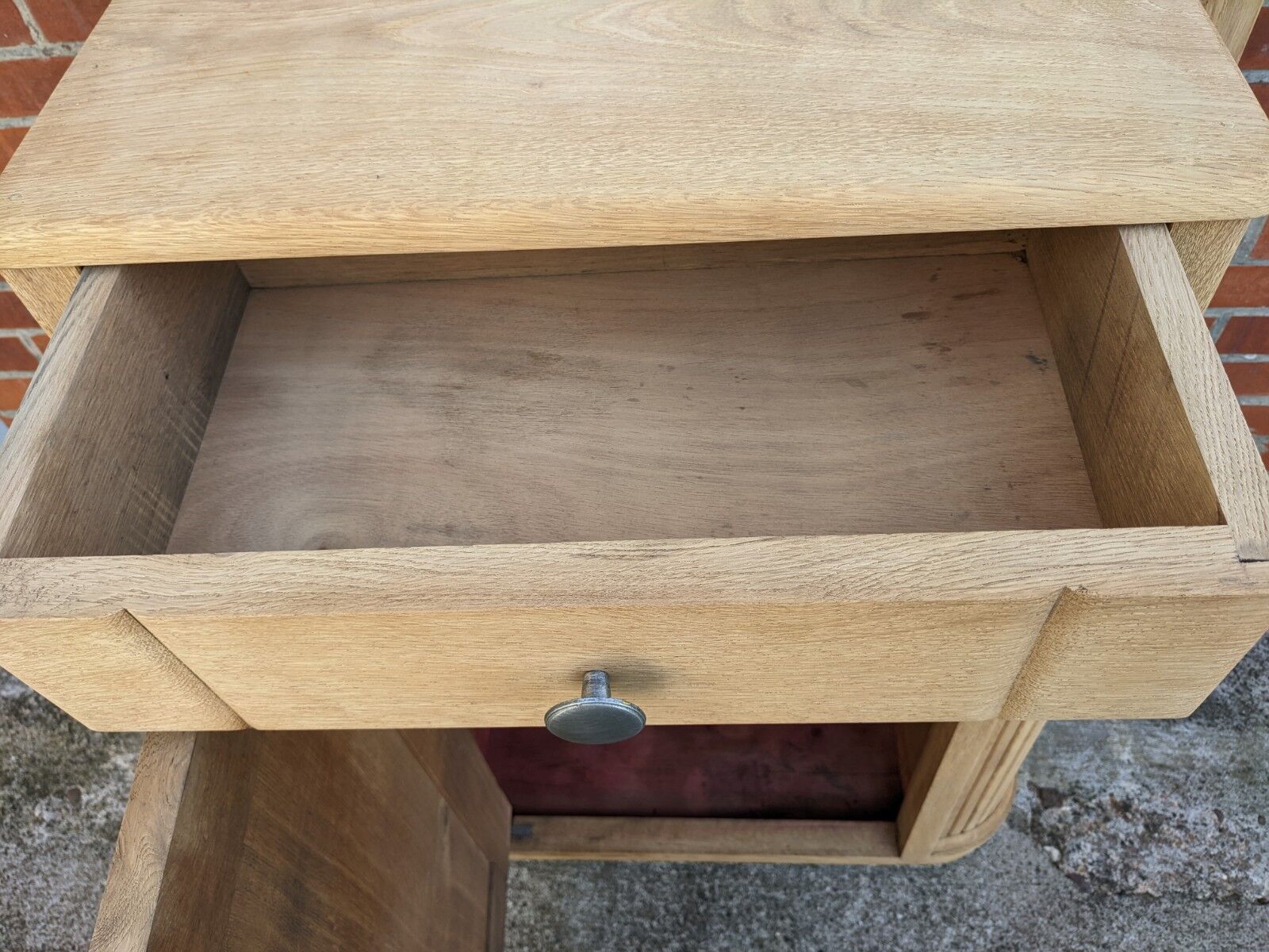 Entrance cloakroom