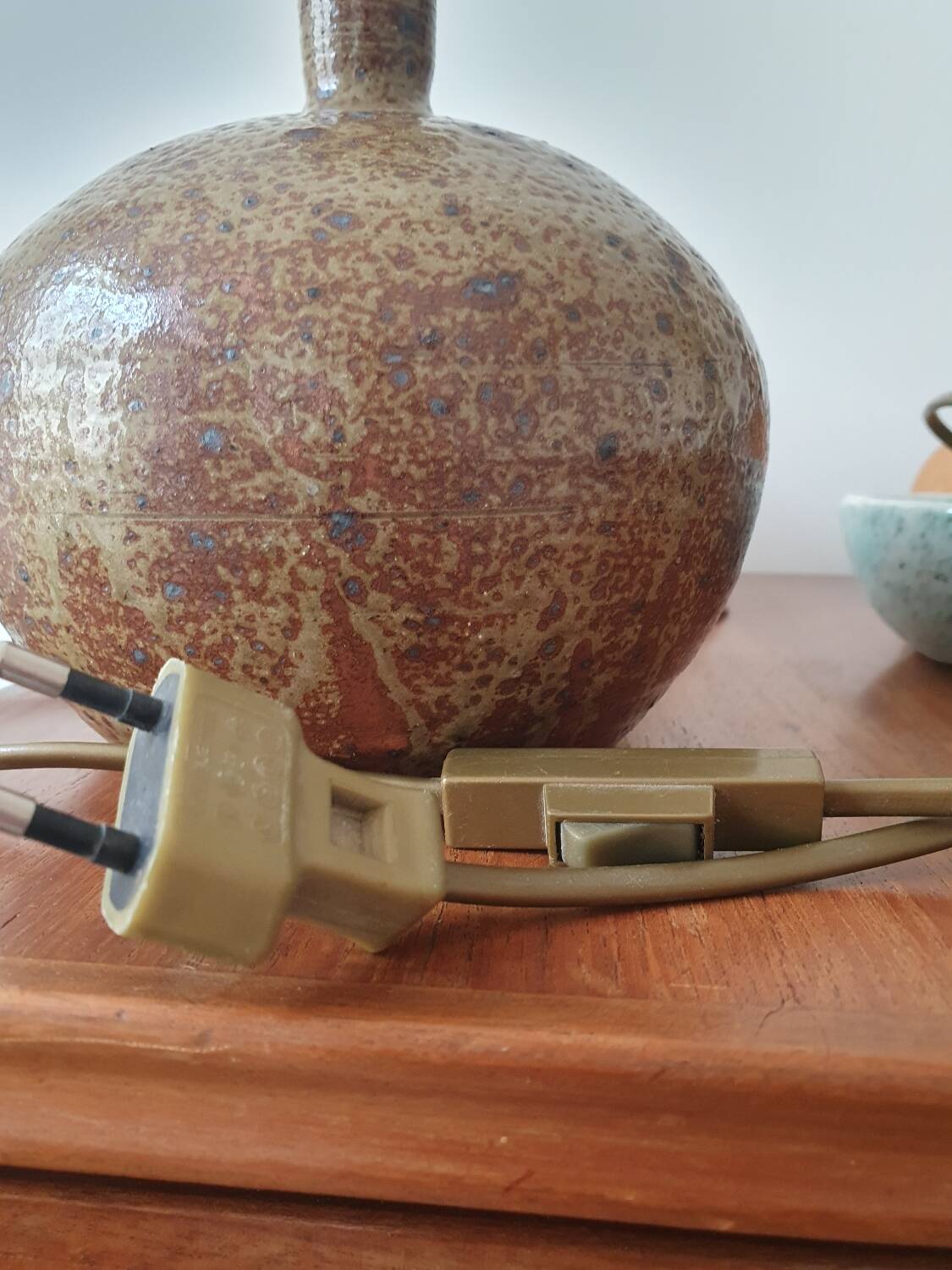 Baudat vintage sandstone lamp