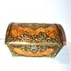 Antique biscuit box in golden sheet - Victoria metal box
