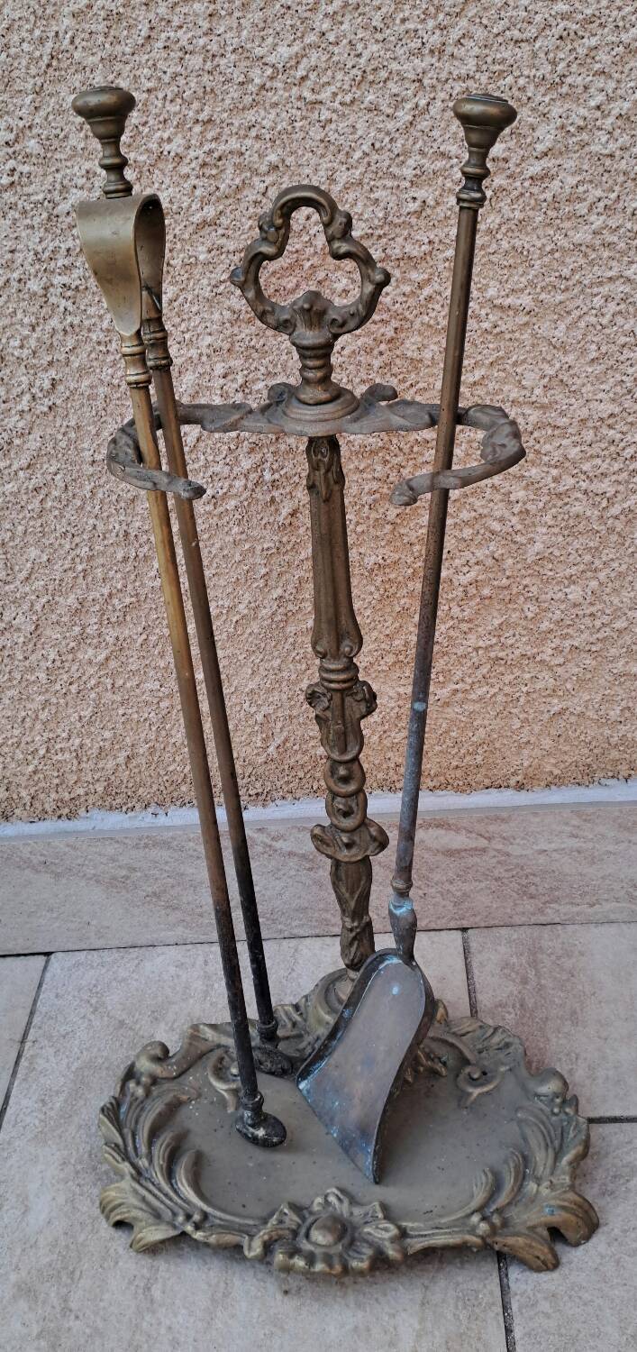 Bronze fireplace support and accessories