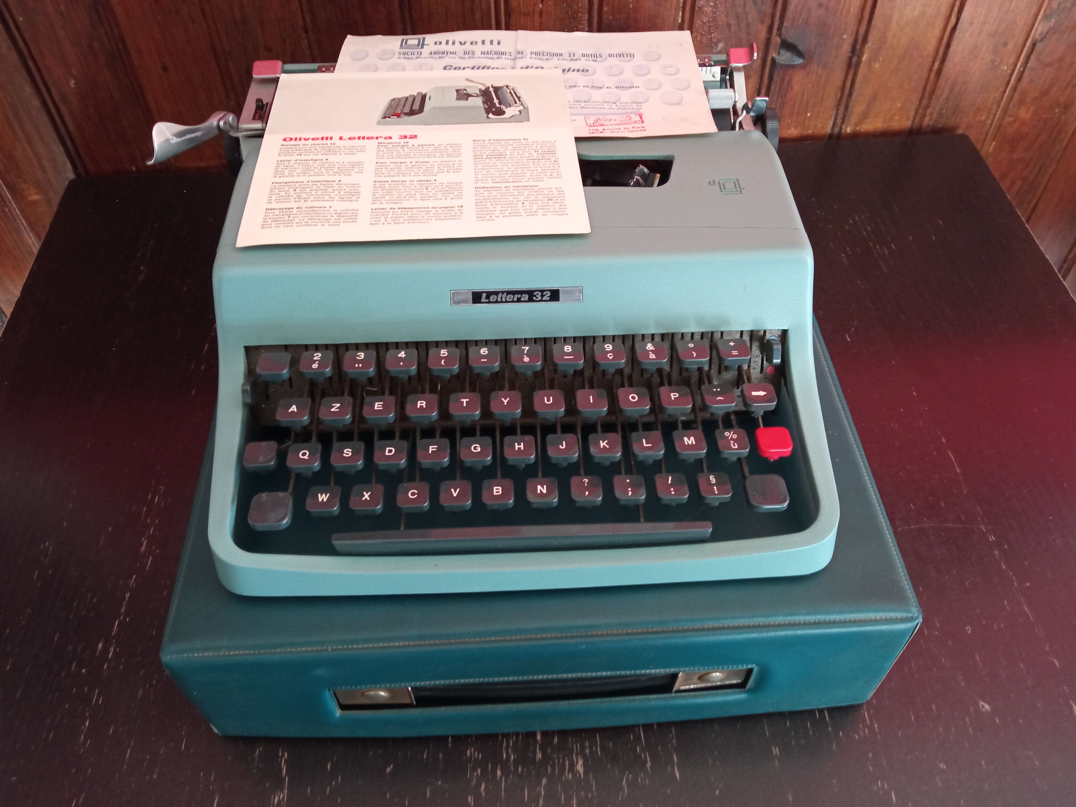 Olivetti Lettera 32 Typewriter