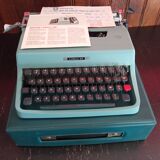 Olivetti Lettera 32 Typewriter