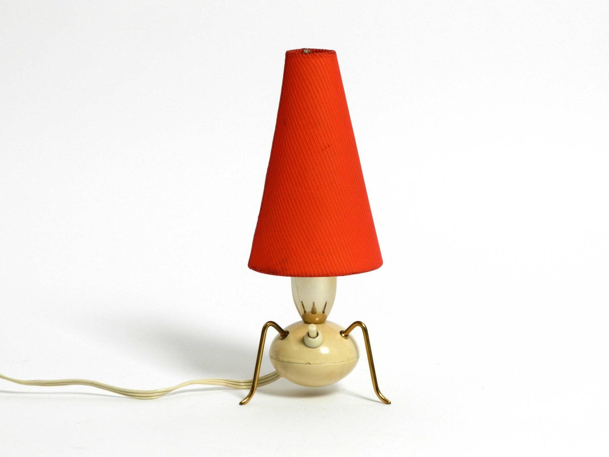 Lampe de table trépied en laiton, milieu du siècle moderne.