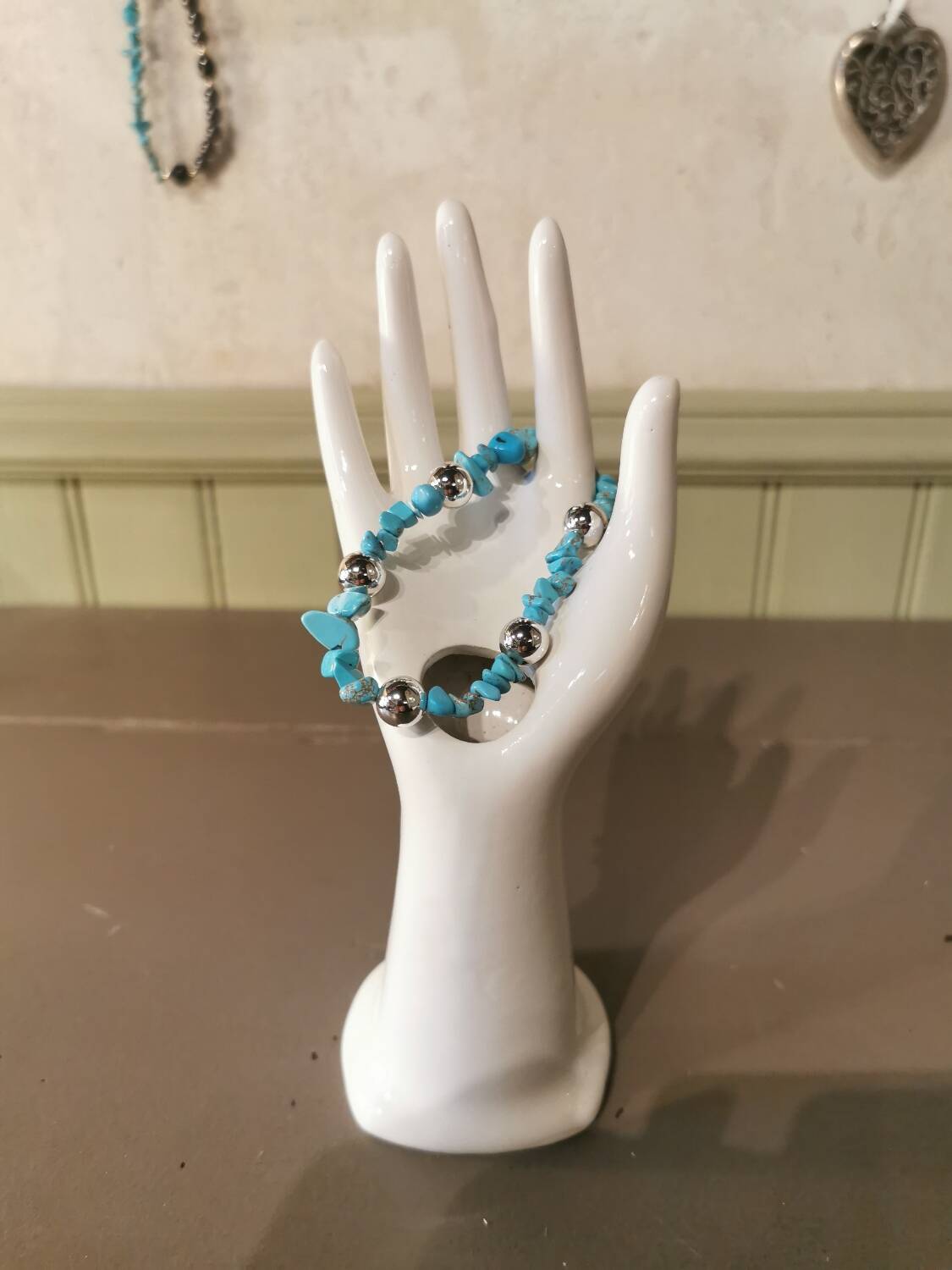 Vintage hand-shaped ring holder