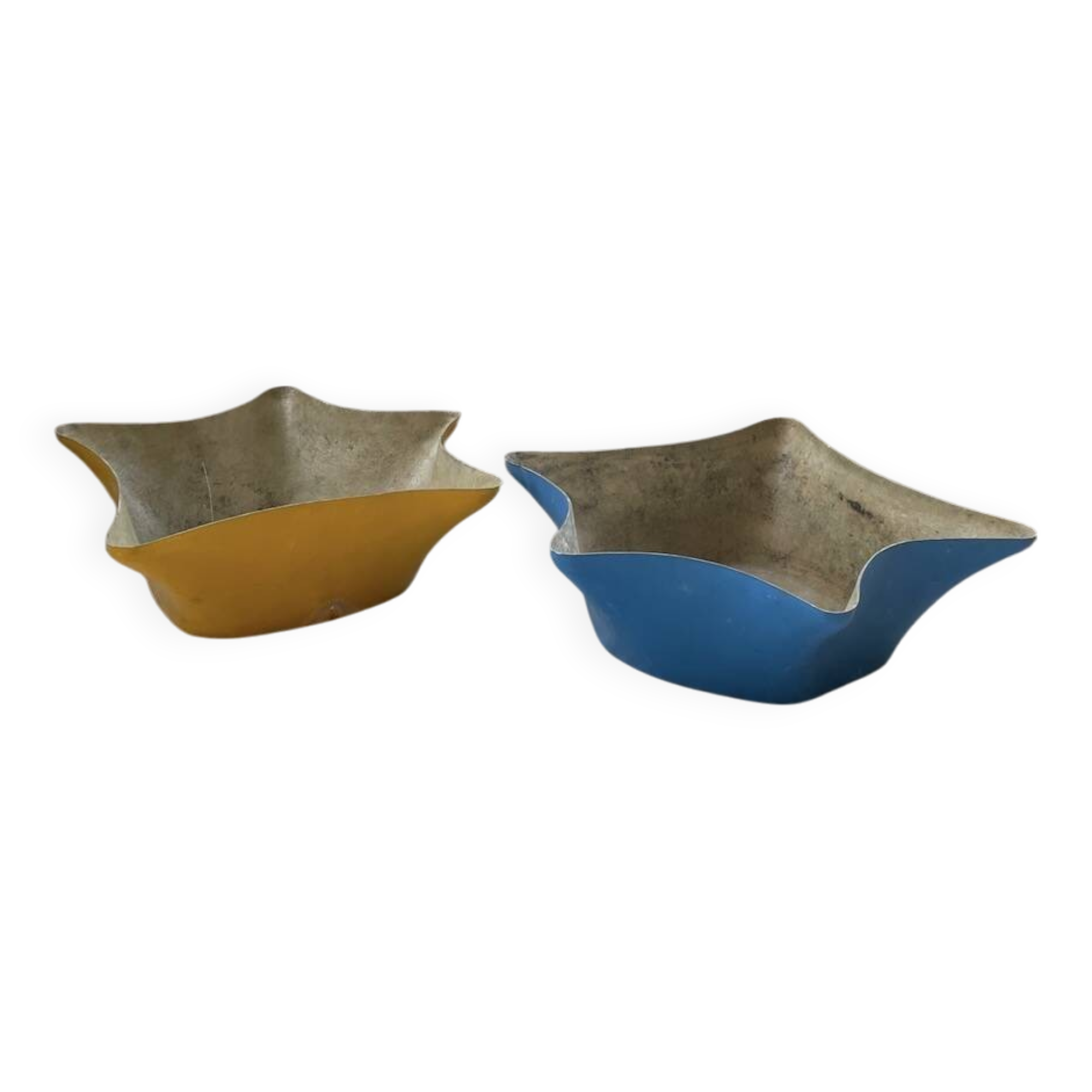 Set of 2 free-form fiberglass planters