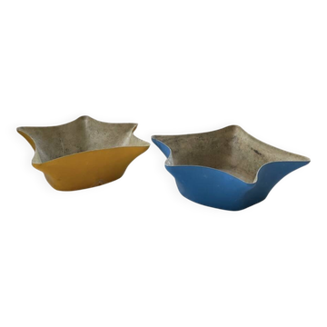 Set of 2 free-form fiberglass planters