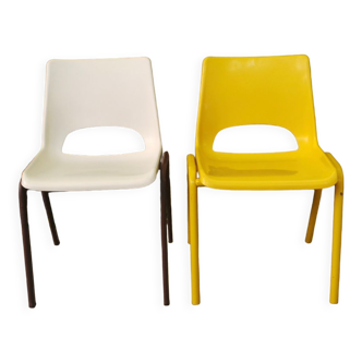 Pair of vintage maternal chairs 1970