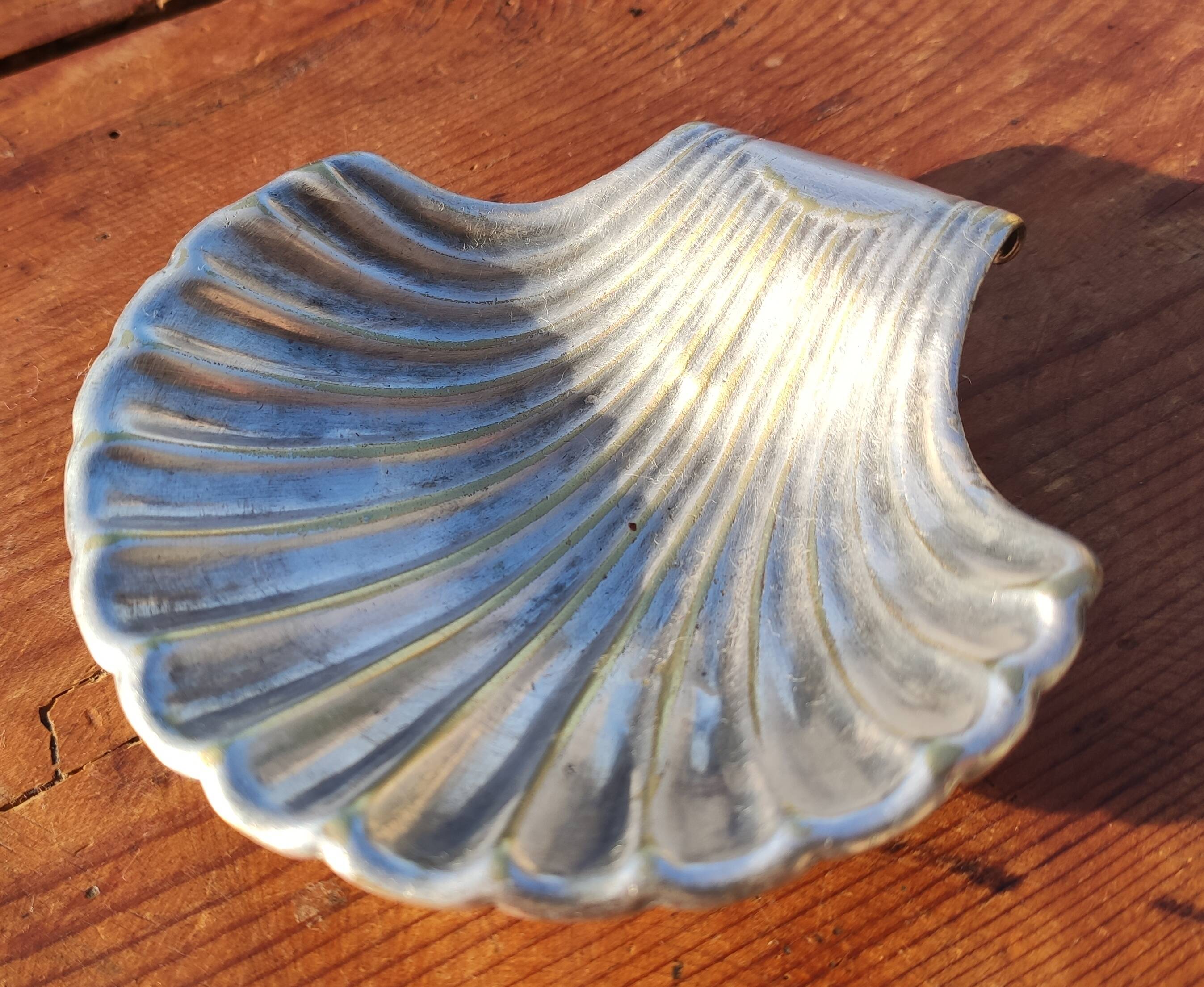 Vintage shell soap dish