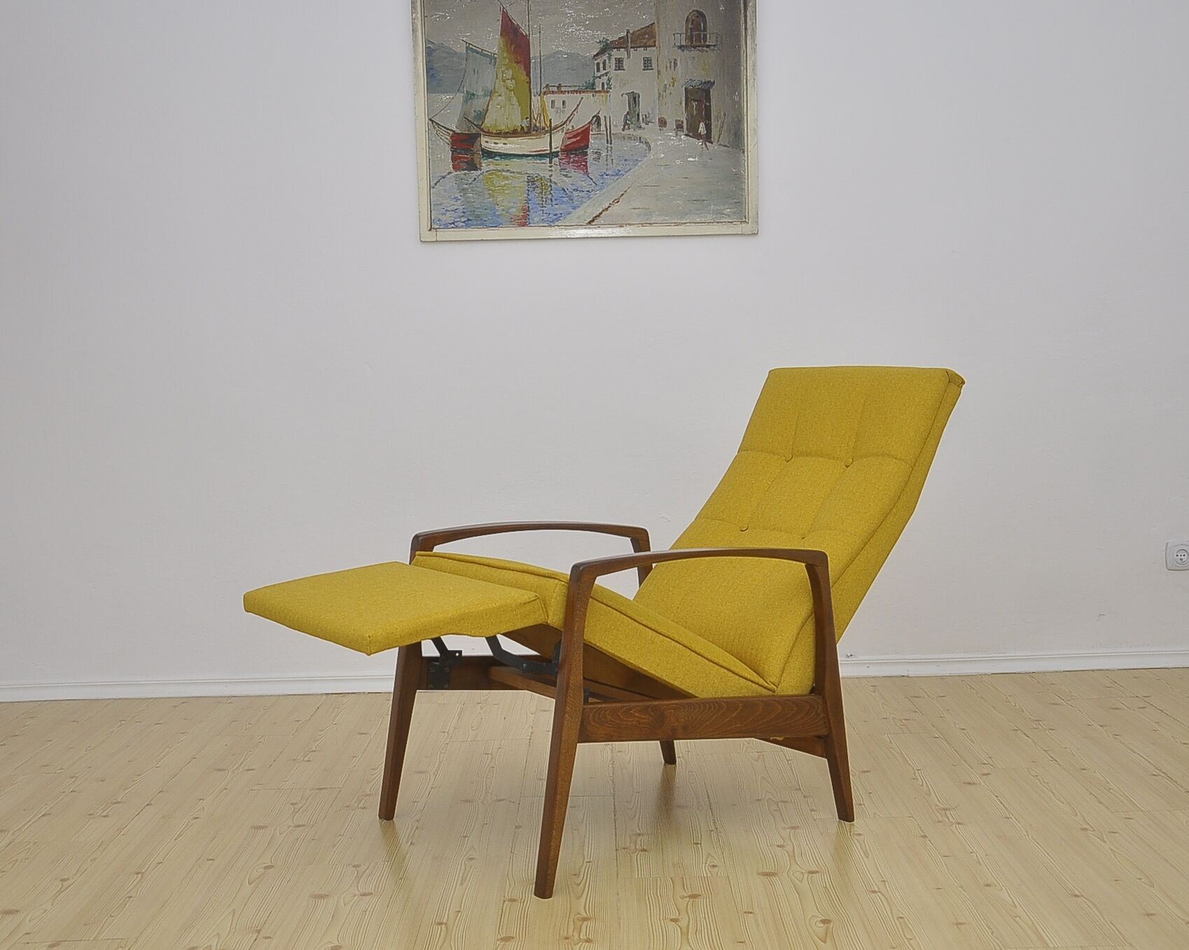 Fauteuil avec repose-pieds pliant, années 1960