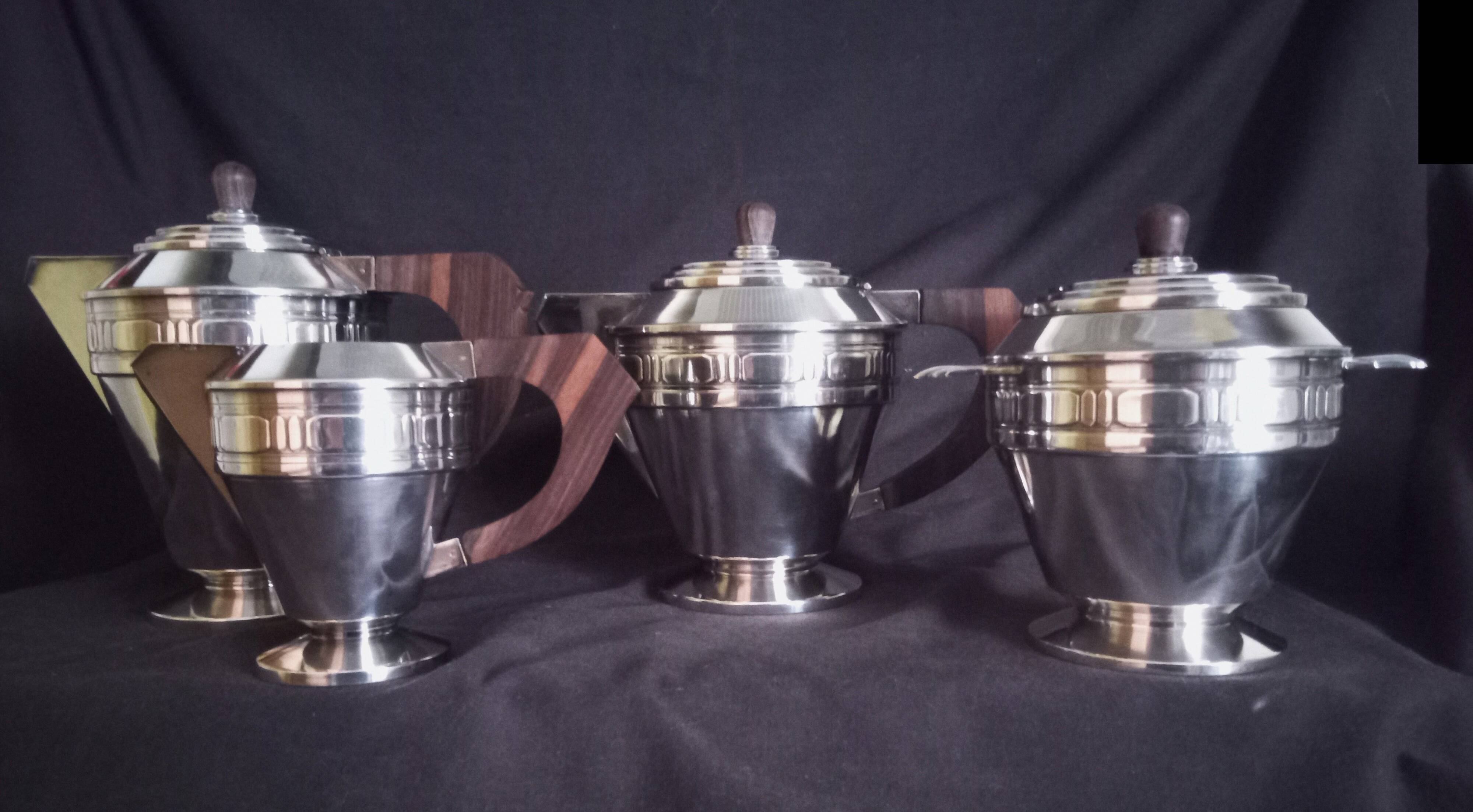 Art Deco silver-plated coffee and tea service, stamped.