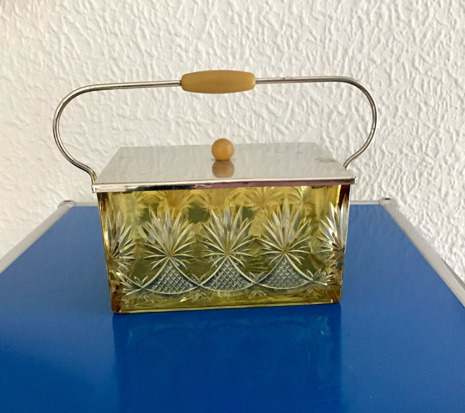 Amber cut crystal bonbonnière, metal mount – Art Deco