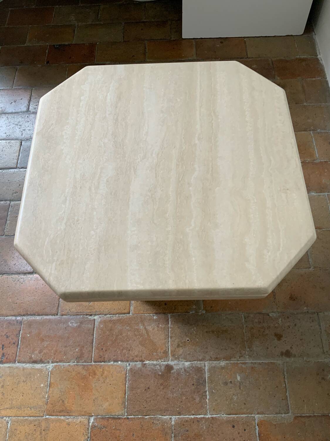 Table haute ou guéridon en travertin