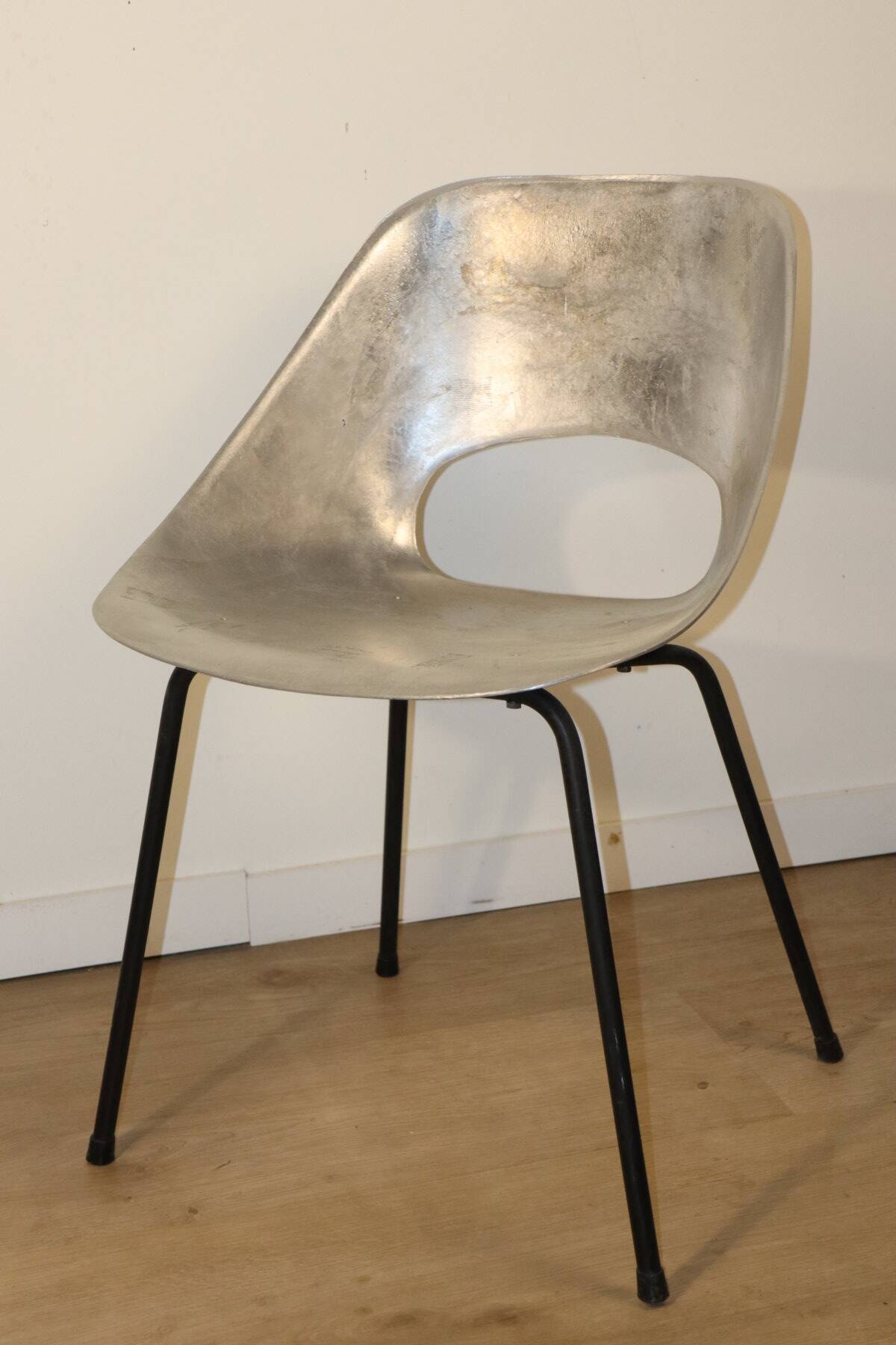 Aluminium chair, "Tulip" model, by Pierre Guariche, Steiner edition, 1960