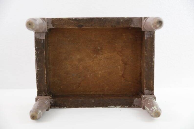 Antique Bajot stool in weathered wood: richly patinated decorative table.