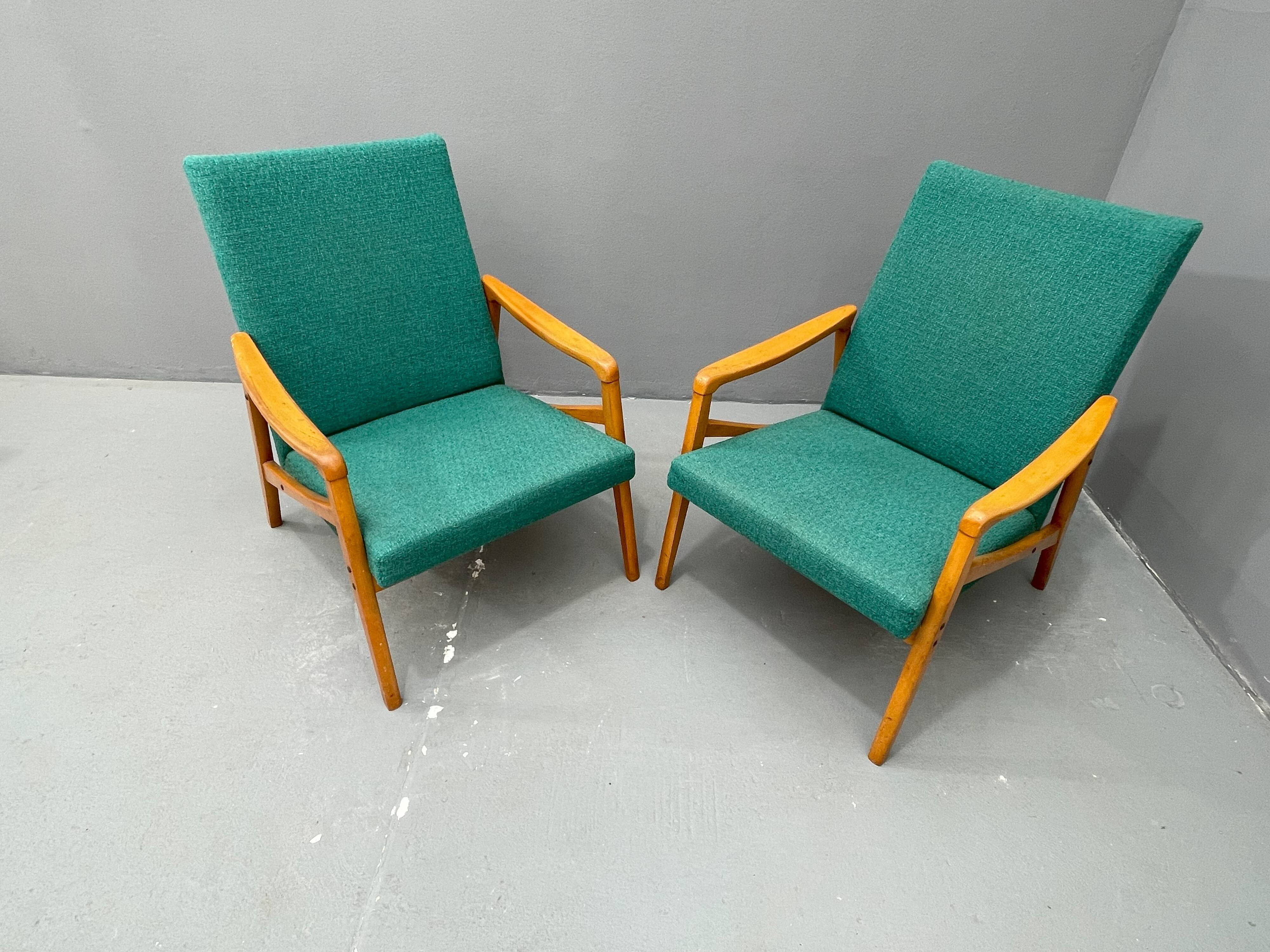 Paire de fauteuils vintage par Jiří Jiroutek pour Interiér Praha, 1960