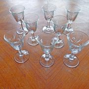 Set of 8 engraved glasses old with liquor or digestive 50s