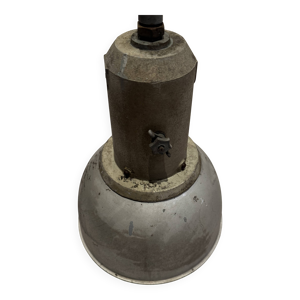 Lampe a suspension industrielle