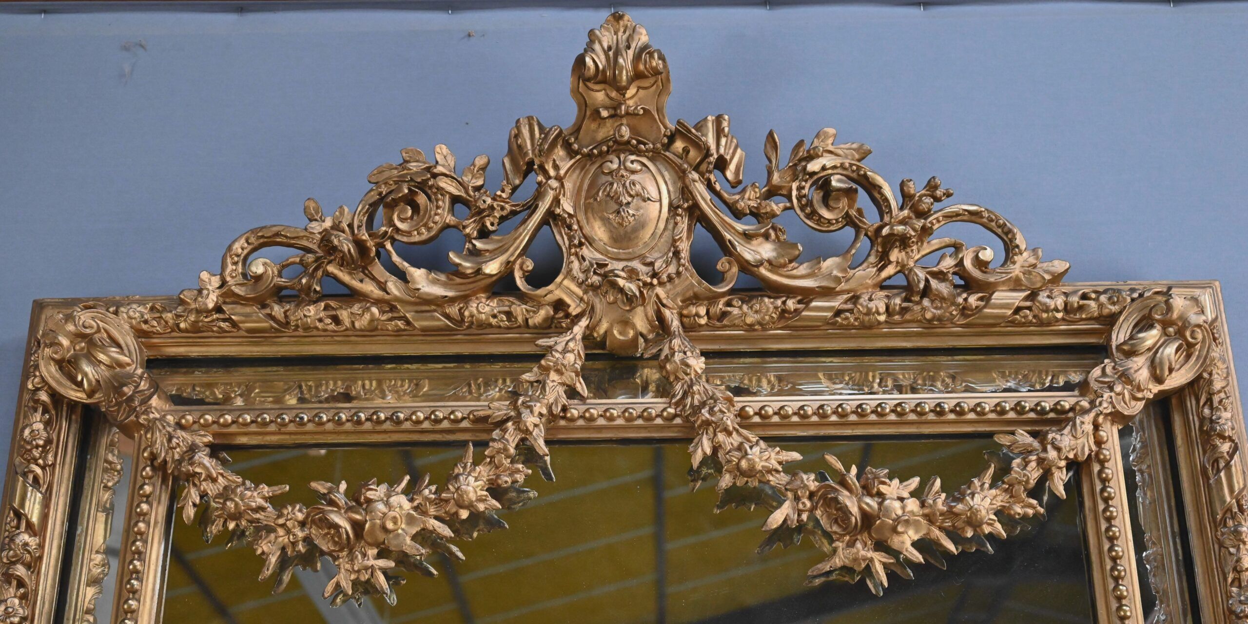Important mirror with parcloses, Louis XVI style – late 19th century