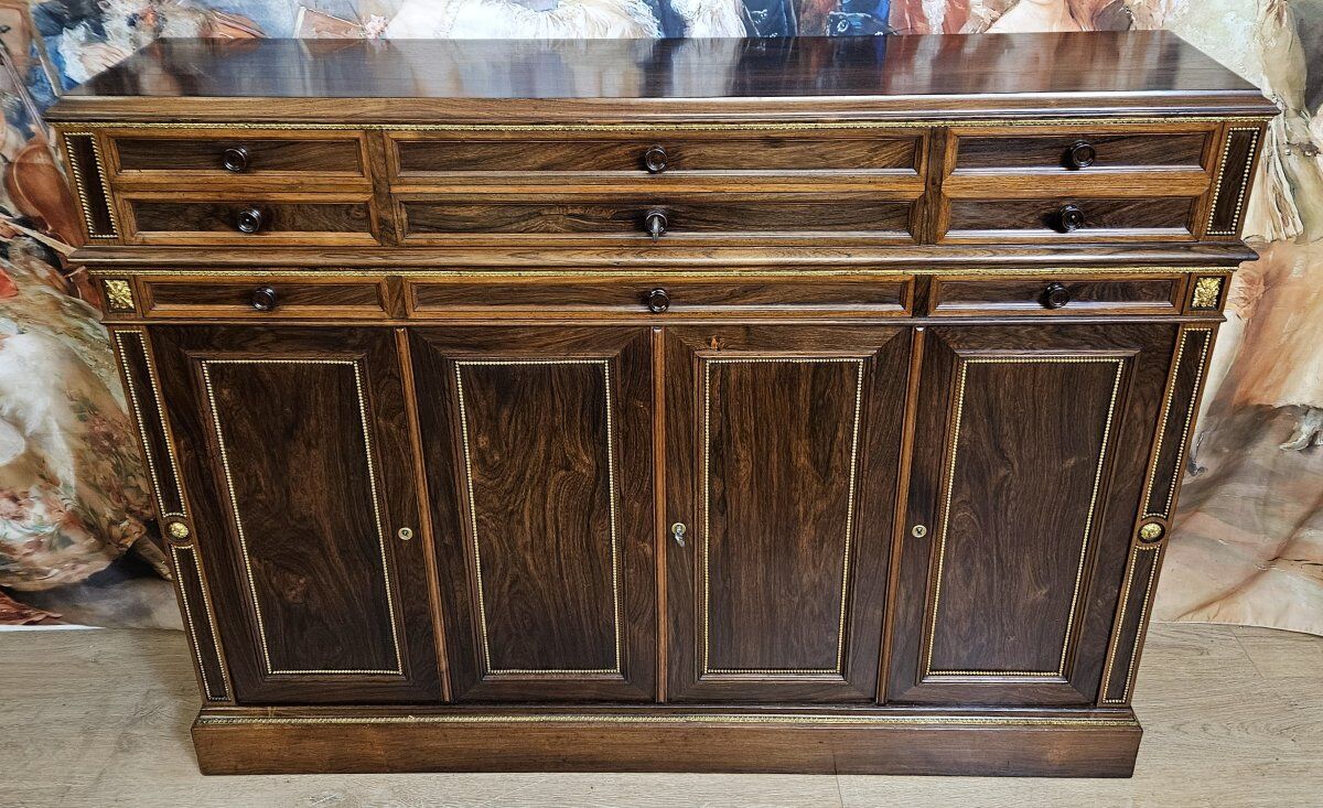 Sideboard in rosewood in the Charles X style, of fine cabinetmaking quality.