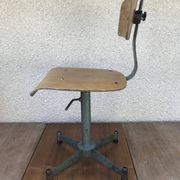 Former metal workshop chair - wood assise adjustable height vintage