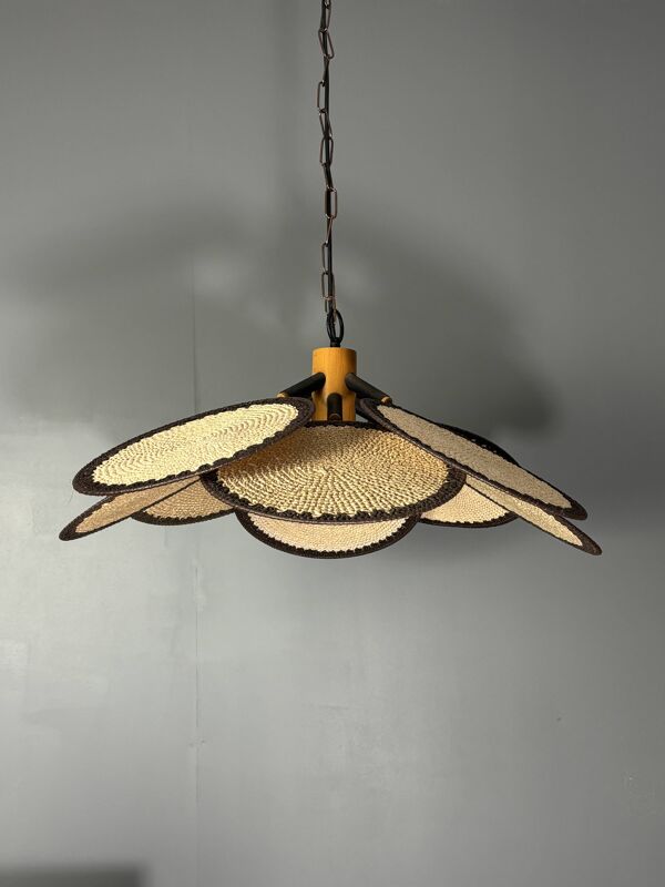 Lampe suspendue en macramé avec ventilateur uchiwa en fibre de rotin, années 1970.