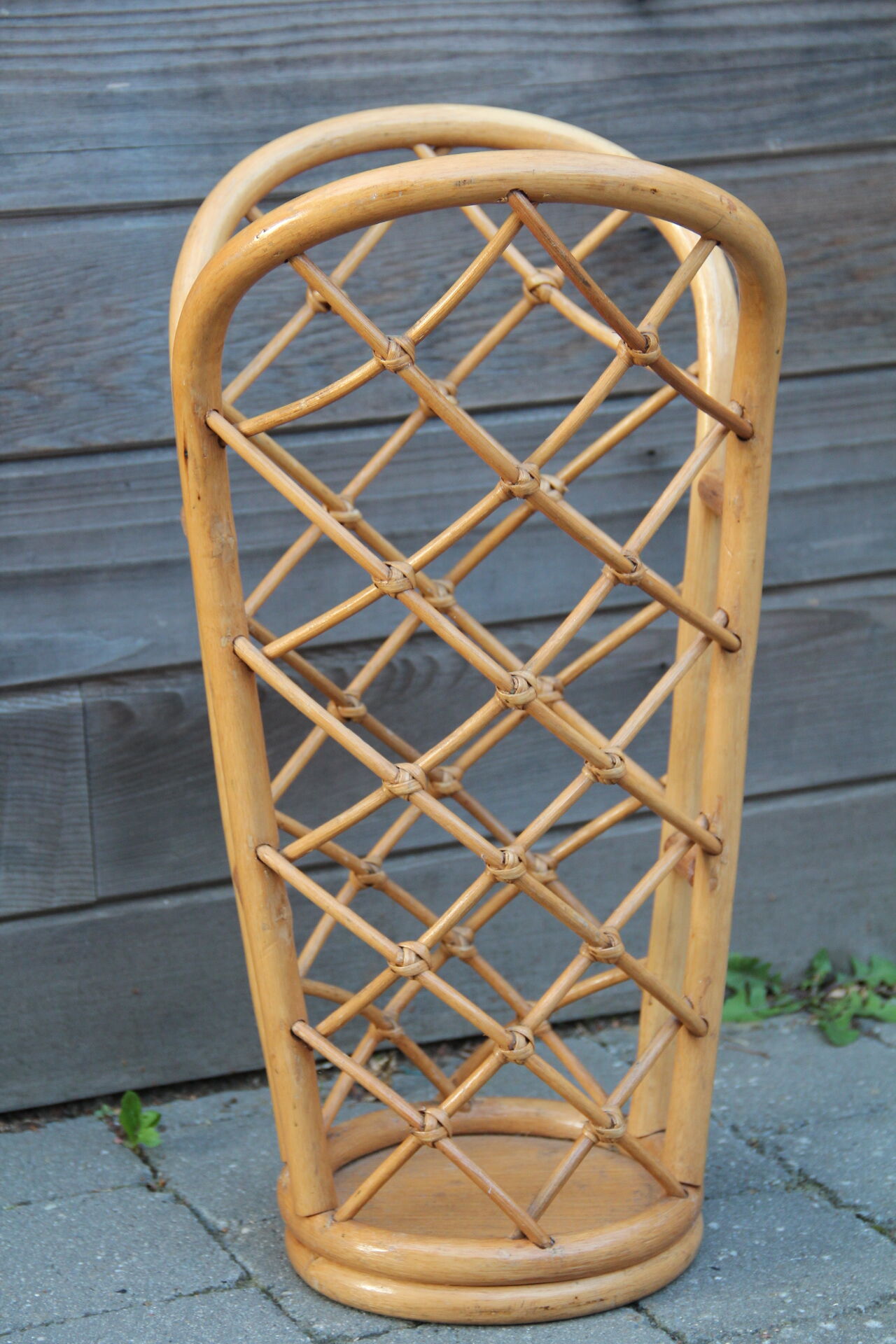 Porte-parapluies en osier vintage