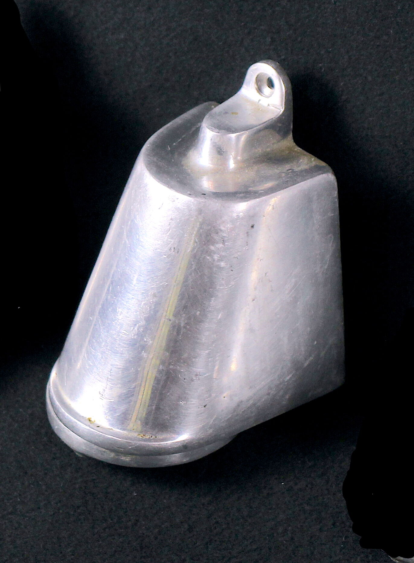 Robust aluminum wall lamp