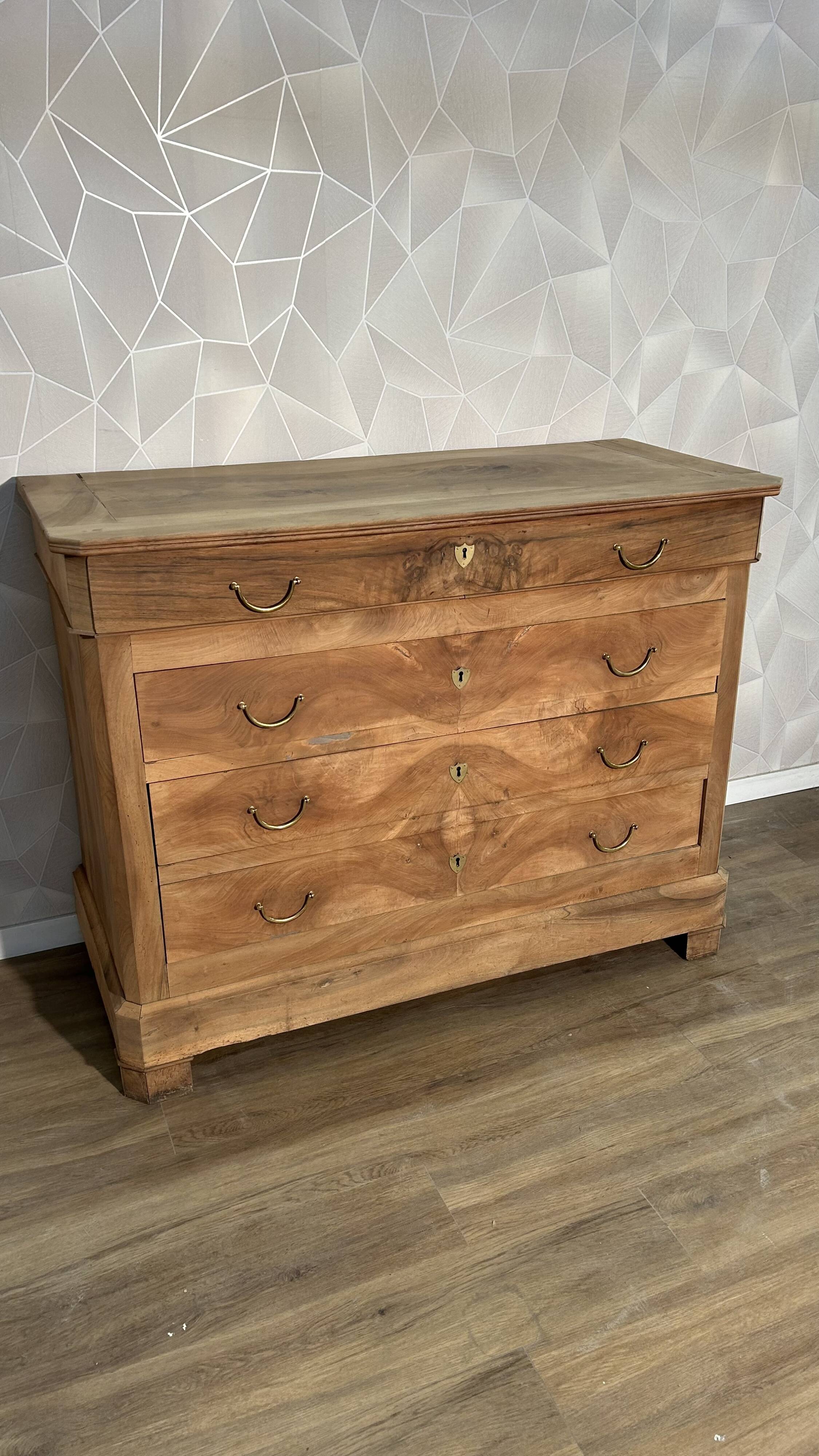 Louis Philipe chest of drawers in solid walnut, airbrushed