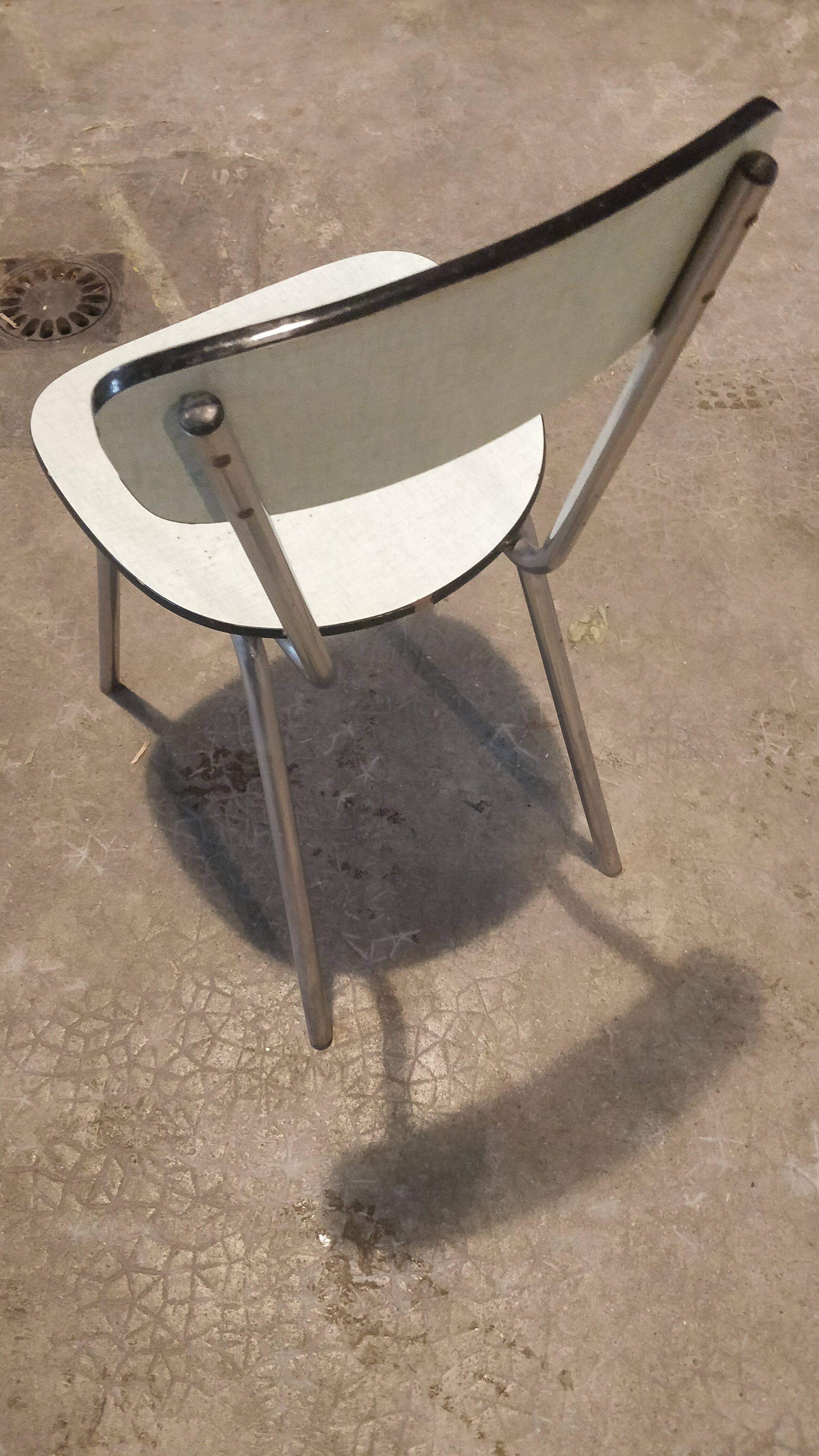 Lot de 2 chaises formica