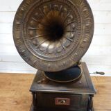 Gramophone with flag "his master's voice"