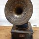 Gramophone avec pavillon "la voix de son maître"