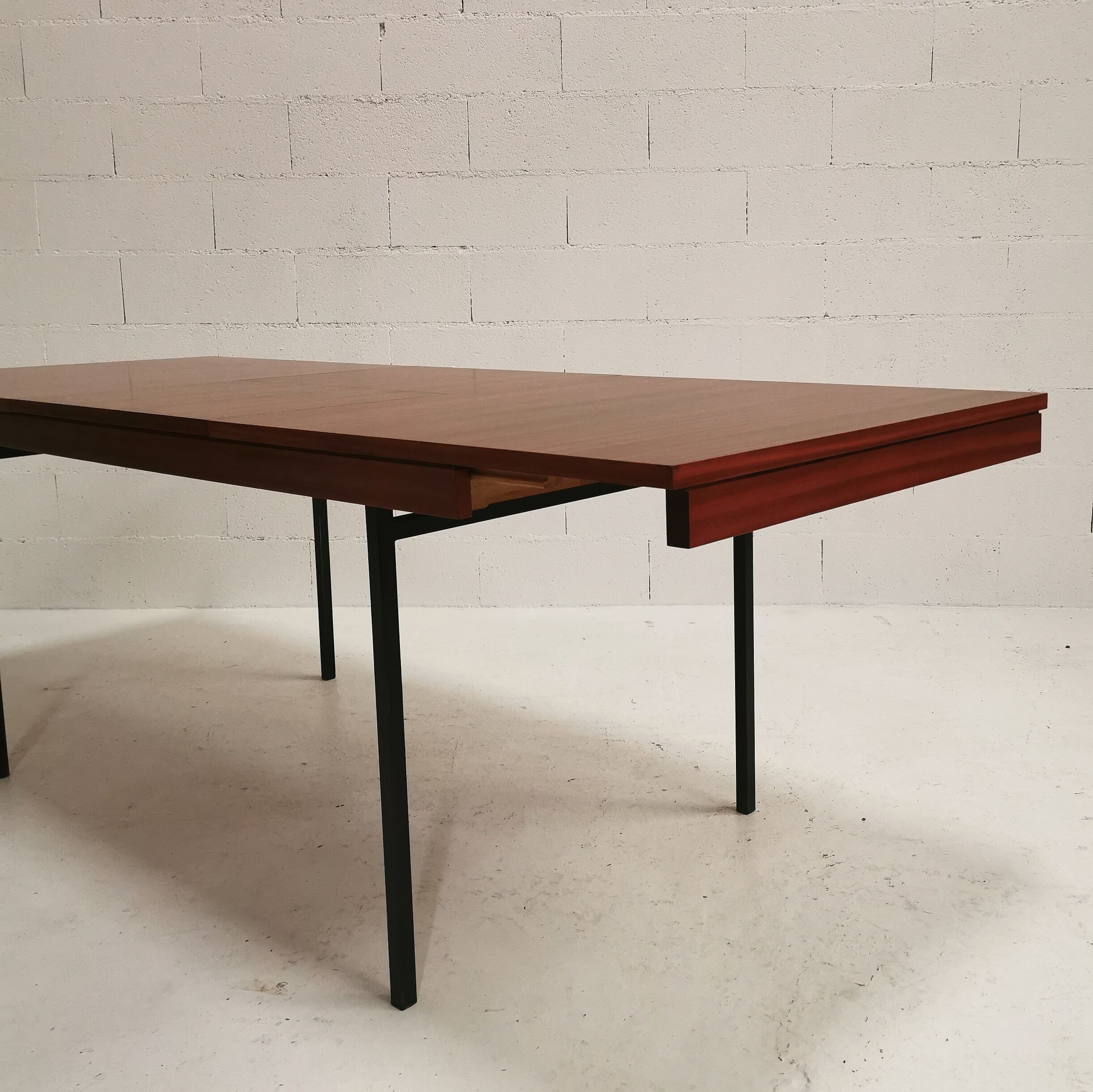 Table de repas extensible ARP  1950