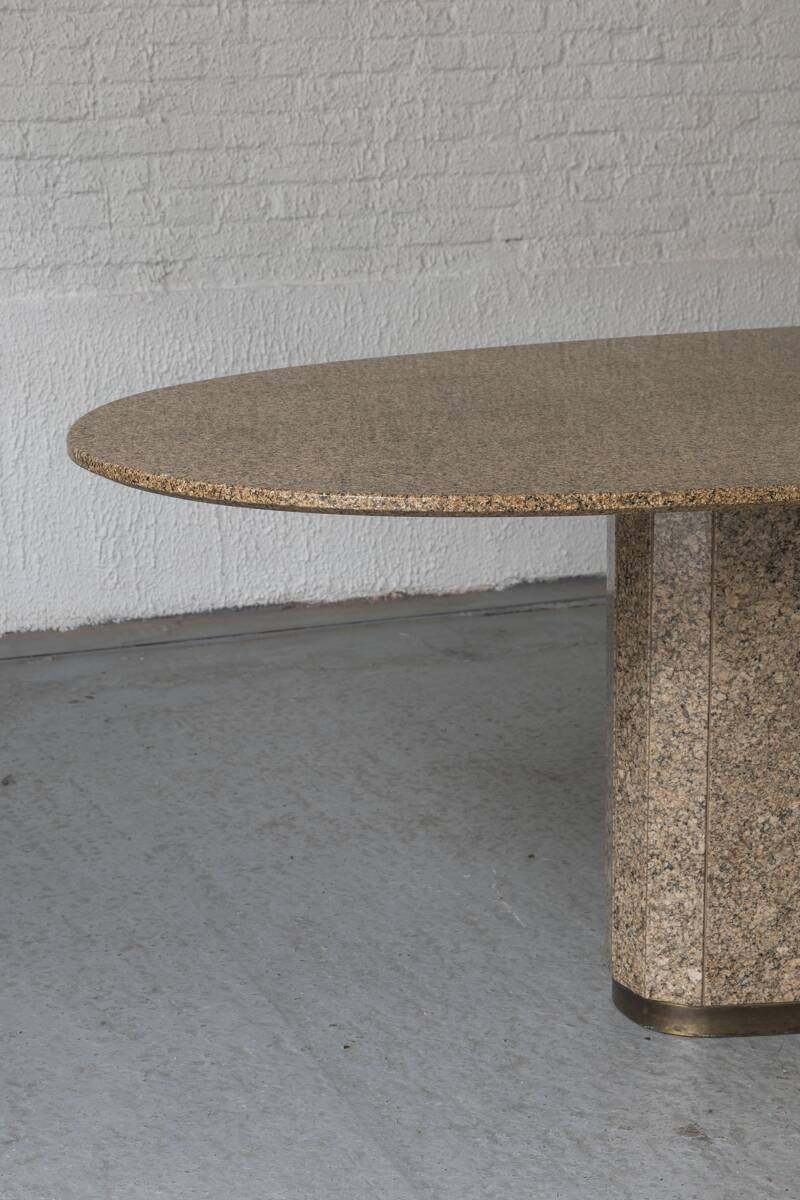 Table à manger en granit, France, années 1970