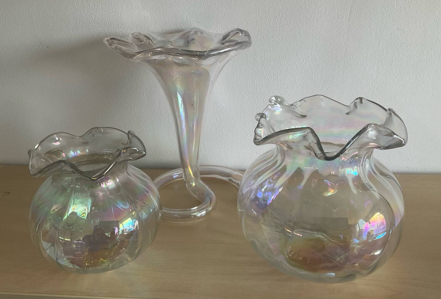 Series of 3 vintage vases in iridescent glass paste
