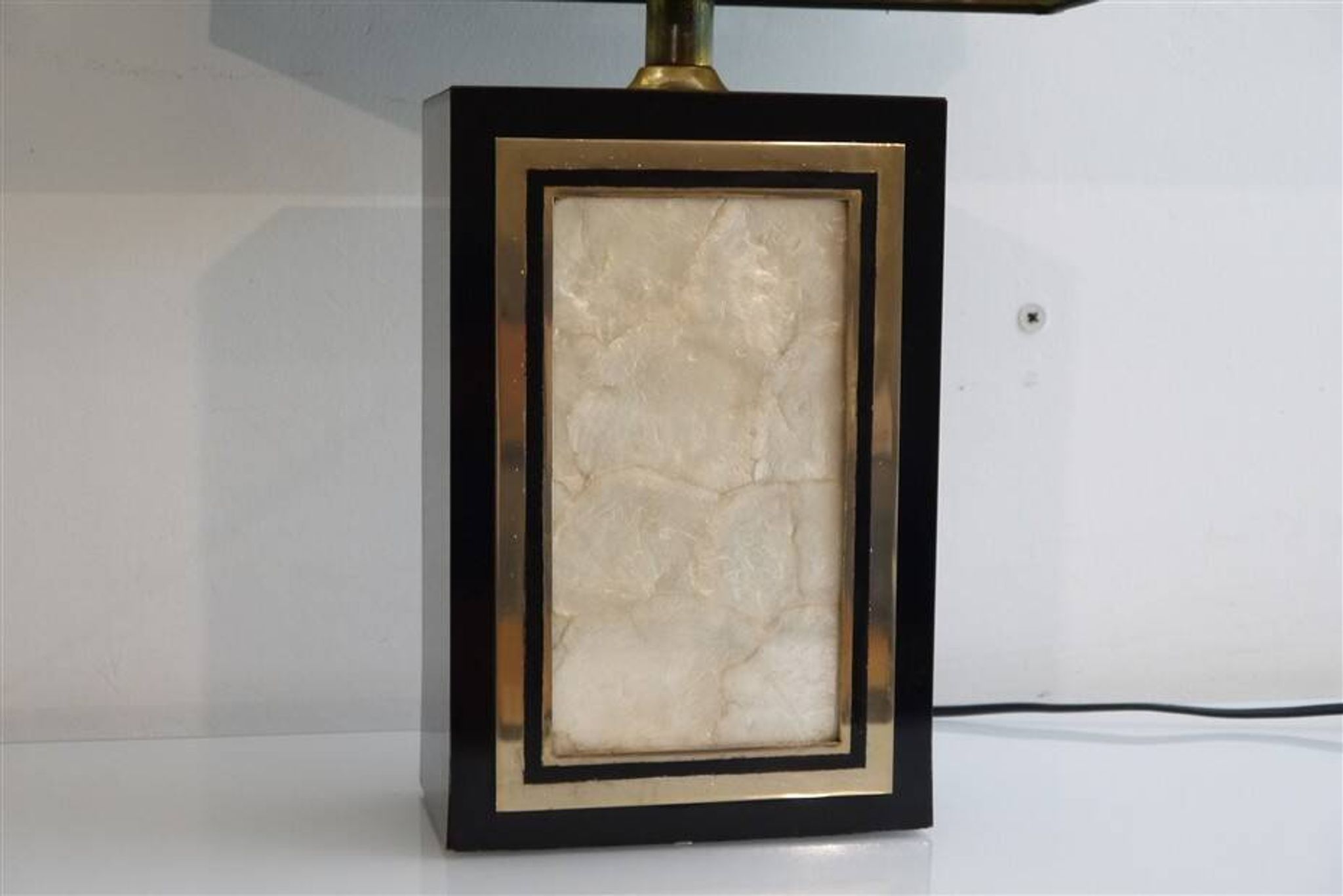 Lampe en laque et nacre 1970