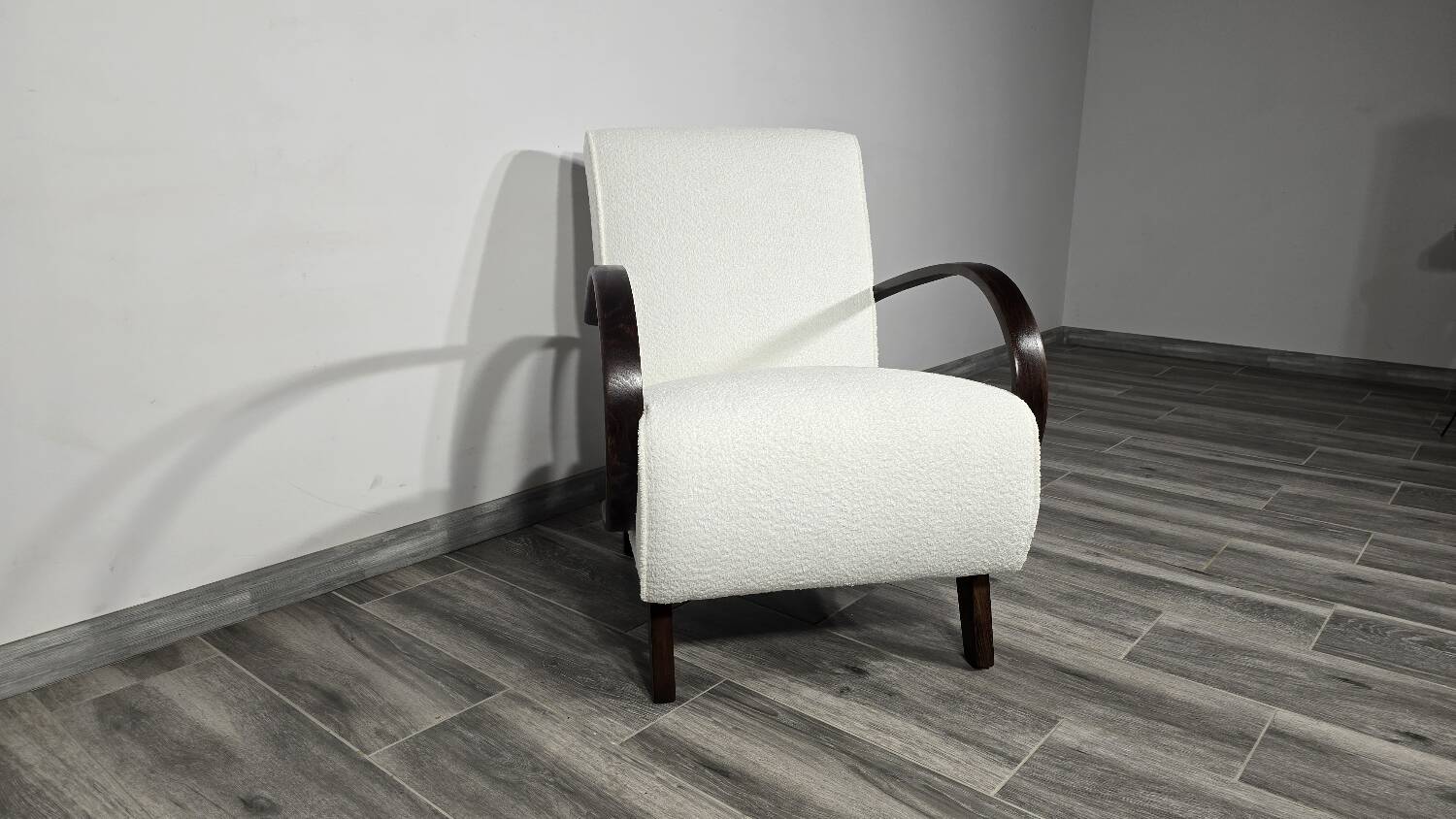 Fauteuil Art Déco par Jindrich Halabala, 1940s