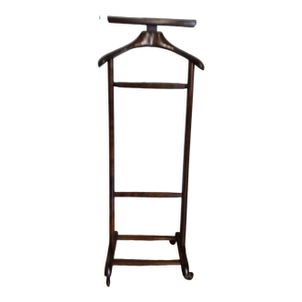 Valet de chambre valet de nuit à un porter à garments sur wheels