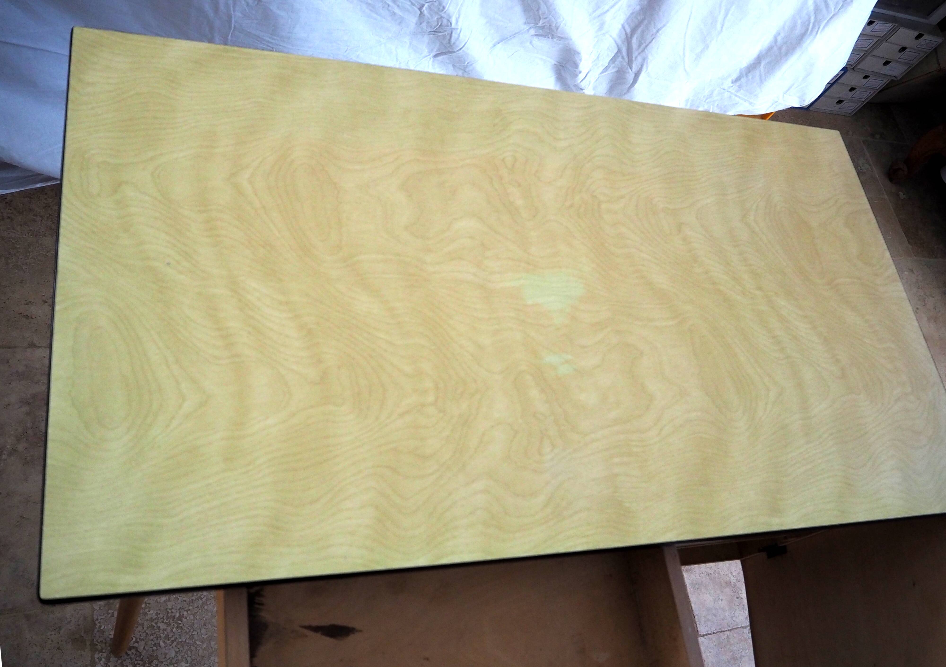 Bureau en bois plateau formica des années 60