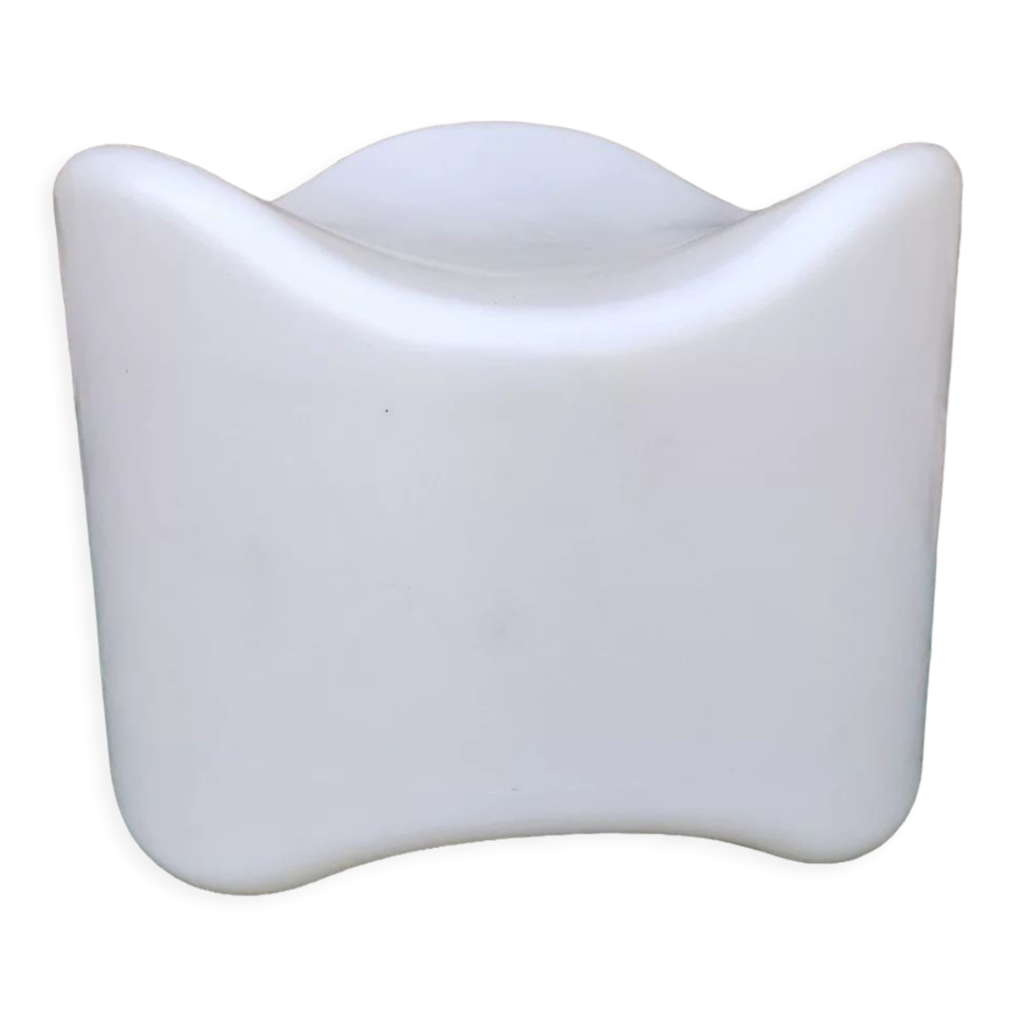 Douglas Mont plastic pouf old edition