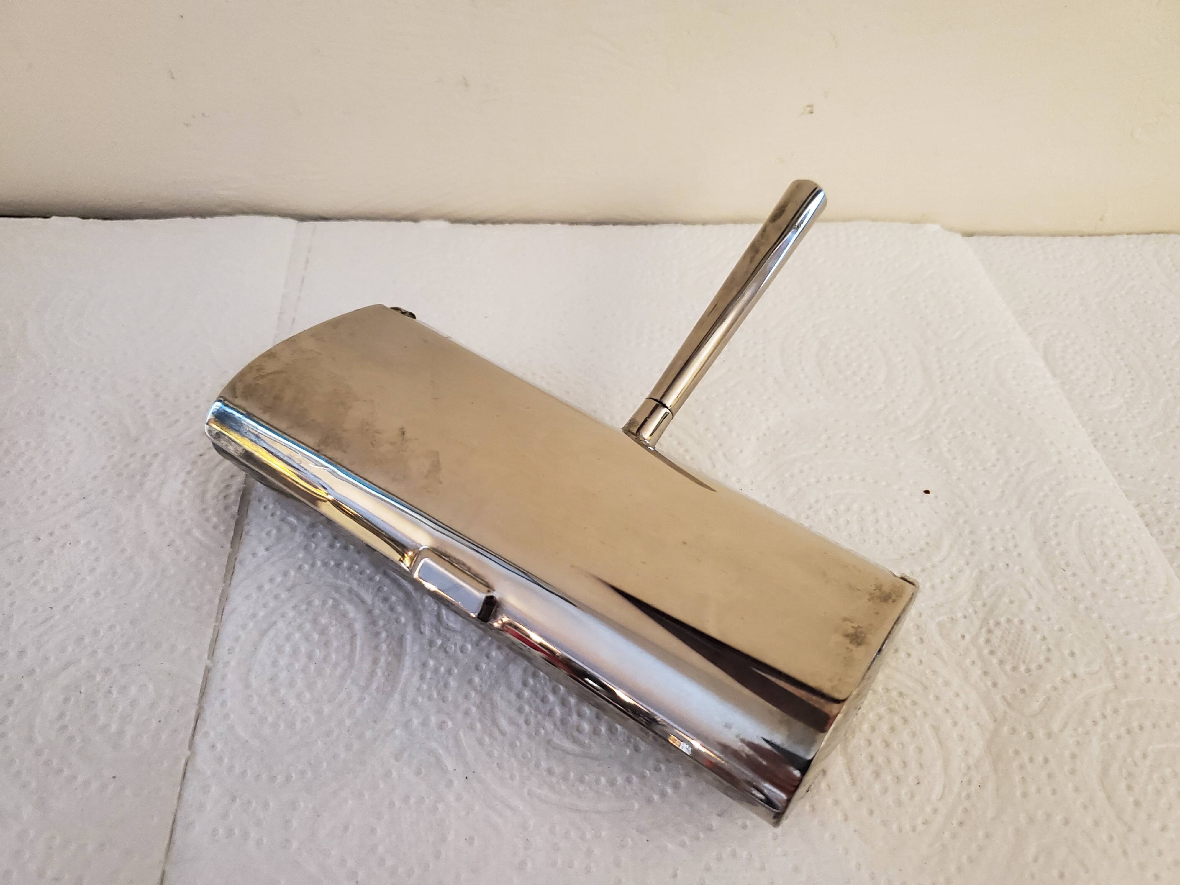 Silver metal crumb pick-up