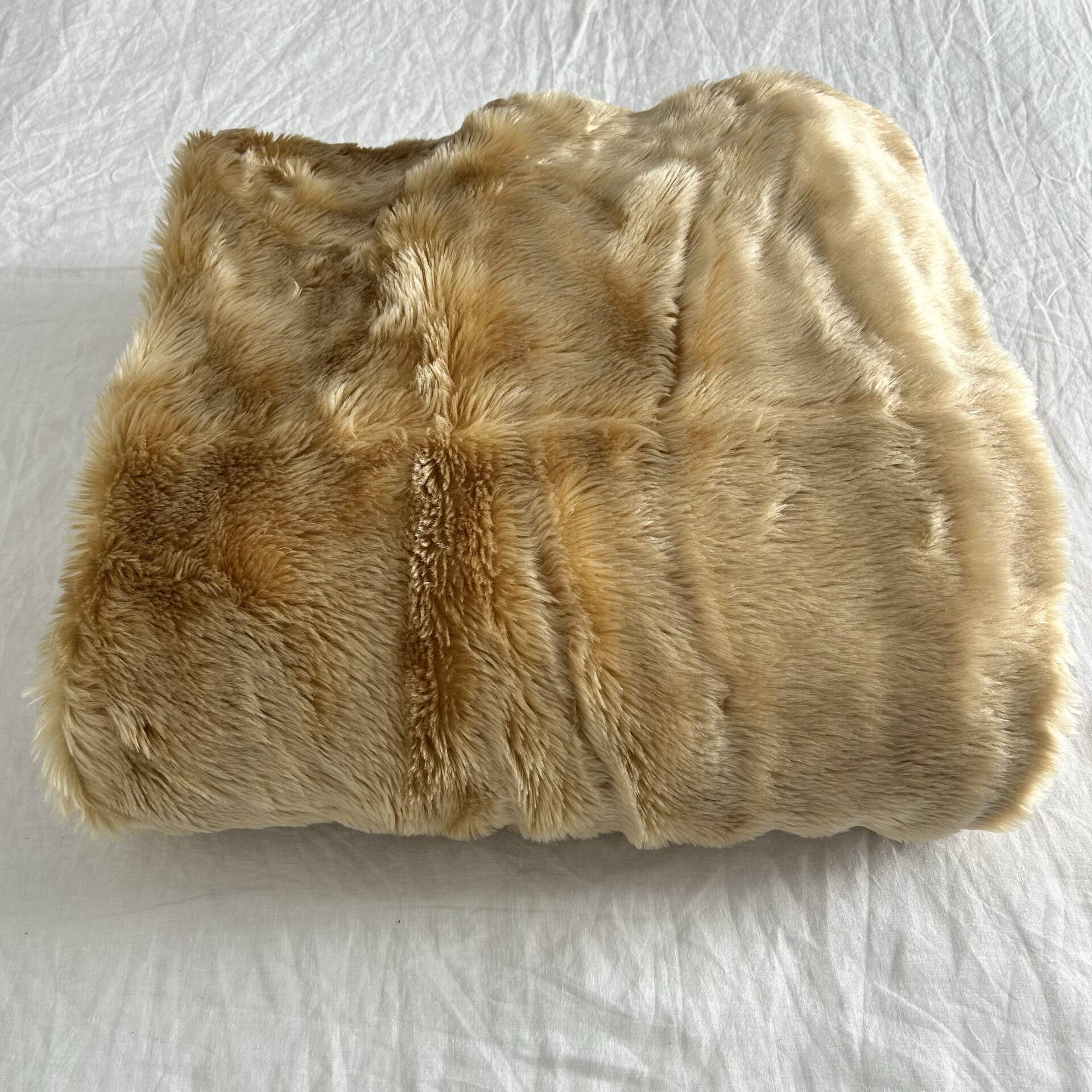 Dessus de lit en fausse fourrure, 1970