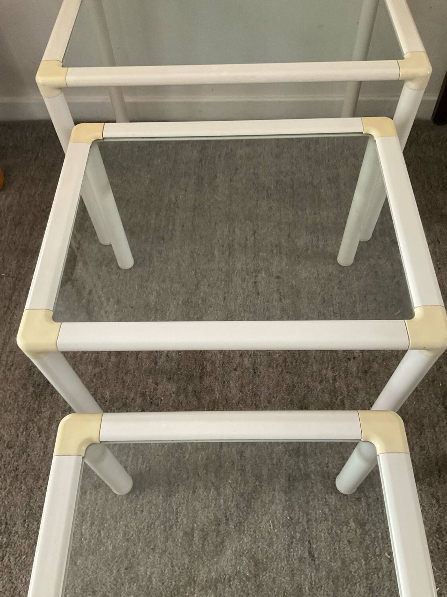 Trio de tables gigognes des années 70-80